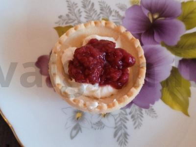 Krepšeliai su avietėmis ir varškės kremu Žingsnis 5