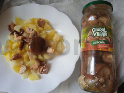 Bulvių salotos su marinuotais grybais Žingsnis 2