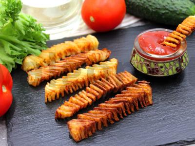 Fritiuotas bulvių akordeonas pagrindine nuotrauka