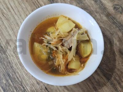 Šalti su kiaulienos kaulu ir žaliu svogūnu Žingsnis 10