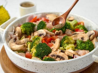 Vištiena su daržovėmis sūrio padaže Žingsnis 2