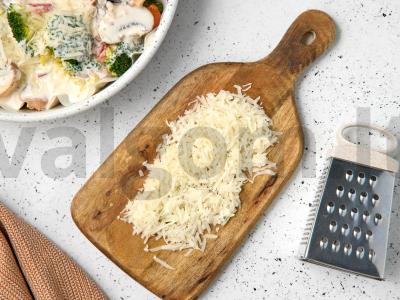 Vištiena su daržovėmis sūrio padaže Žingsnis 4