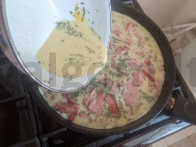 Omletas su virtomis dešromis pusryčiams Žingsnis 6