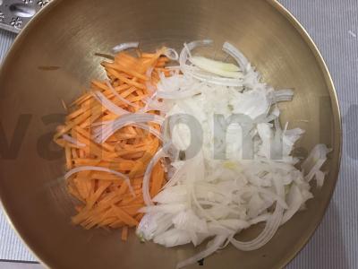 Įdarytas karpis su daržovėmis skaniame marinate Žingsnis 2