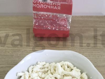 Švelnūs varškėčiai pusryčiams Žingsnis 1