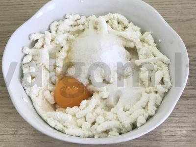 Švelnūs varškėčiai pusryčiams Žingsnis 2