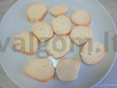 Skrebučiai su česnaku ir parmezanu Žingsnis 1