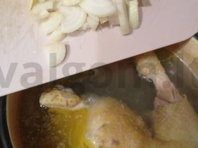 Jaunųjų kopūstų šči vištienos sultinyje Žingsnis 3