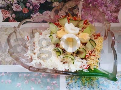 Perlovka su agurku, kiaušiniu ir raudonąja paprika pagrindine nuotrauka