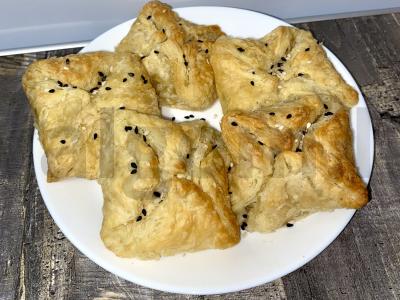 Samsa su vištiena ir minkšta plutele pagrindine nuotrauka