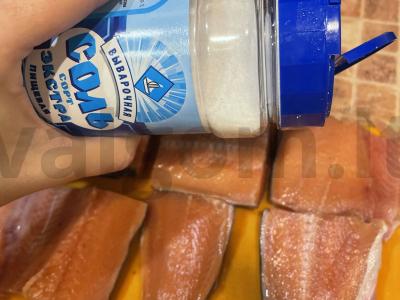 Kepta lašiša miltuose skaniam vakarienei Žingsnis 2