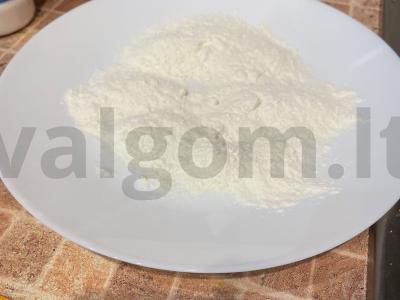 Kepta lašiša miltuose skaniam vakarienei Žingsnis 3