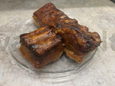 Kiaulienos šoninė ant šonkaulių orkaitėje pagrindine nuotrauka