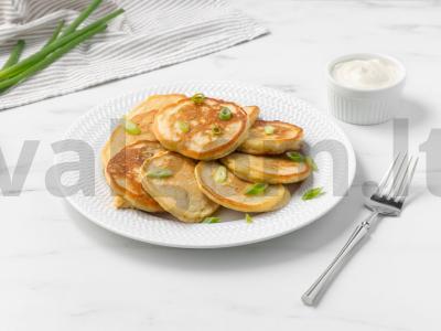 Lengvi cukinijų blynai pagrindine nuotrauka