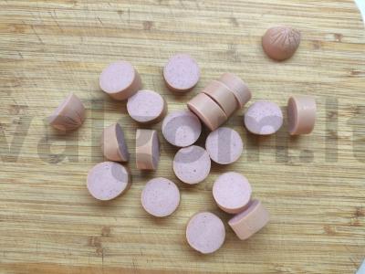 Omletas su dešrelėmis pusryčiams Žingsnis 1