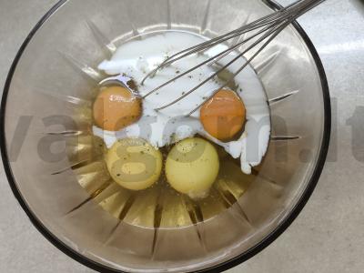 Omletas su dešrelėmis pusryčiams Žingsnis 3