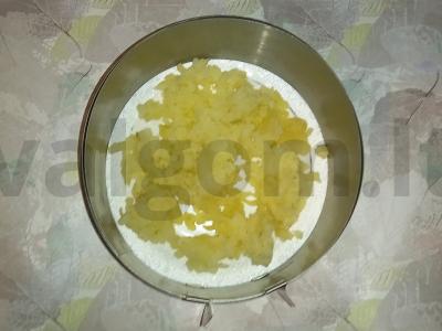 Sluoksniuotas salotas „Silkė ant bangos“ Žingsnis 1