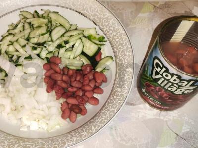 Daržovių salotas „Fasolija“ Žingsnis 4