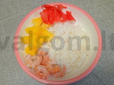 Poke su krevetėmis, konservuotais ananasais ir avokadu Žingsnis 4