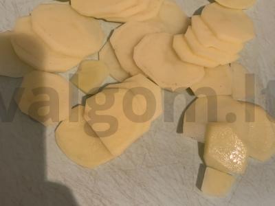 Troškinta bulvė su grybais ir sojų padažu Žingsnis 1