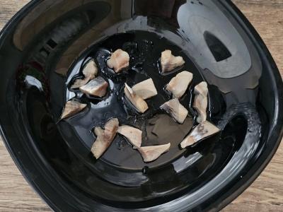 Silkė po šubomis su raudonuoju svogūnu Žingsnis 2