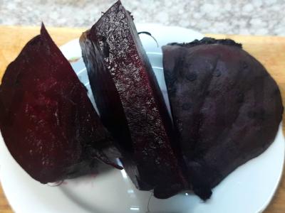 Burokėlių salotos su česnaku ir majonezu Žingsnis 1