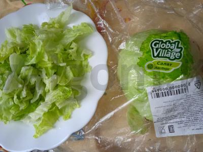 Lengvas salotas su putpelių kiaušiniais, kukurūzais ir sūriu Žingsnis 1