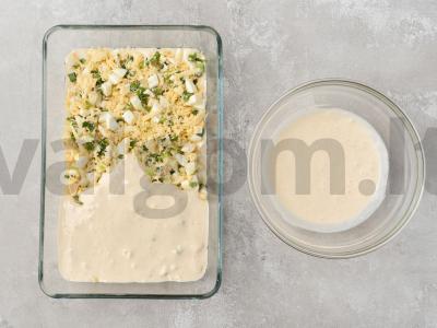 Žuvies pyragas su svogūnais ir kiaušiniais Žingsnis 6