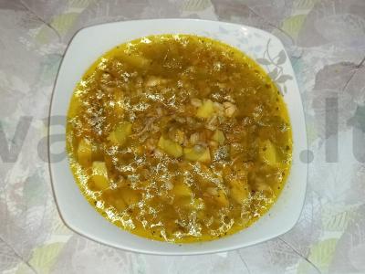 Kaimiškas sūrytas sriuba pagrindine nuotrauka