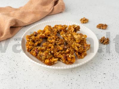 Riešutų pralinė pagrindine nuotrauka