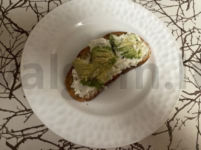 Skrebučiai su traškia duona ir žuvimi sveikam pusryčiui Žingsnis 3