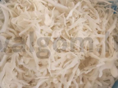 Troškinta kopūstai su pomidorais Žingsnis 1