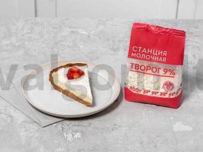 Varškės ir grietinės sūrio pyragas pagrindine nuotrauka