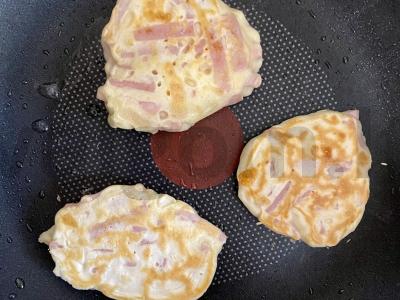 Blynai su sūriu ir dešra Žingsnis 7