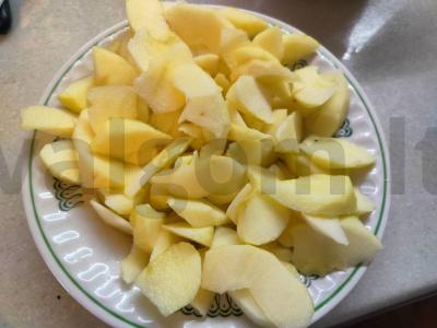 Šarlotė su ruduoju cukrumi ir likieriumi Žingsnis 3