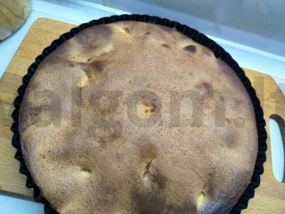 Šarlotė su ruduoju cukrumi ir likieriumi Žingsnis 6