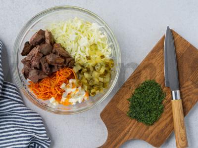 Salotas „Kazakiškas“ su vištienos kepenėlėmis ir kopūstais Žingsnis 6