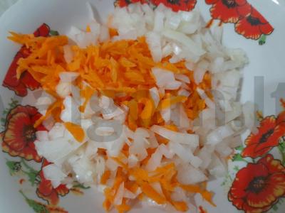 Birus ryžiai su prieskoniais, vištiena ir daržovėmis Žingsnis 3