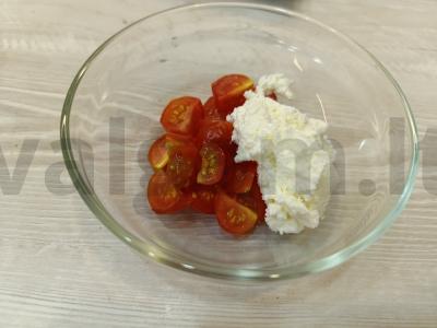 Onigiri su varškės sūriu ir pomidoru Žingsnis 4