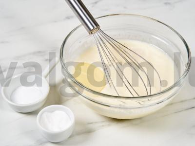 Pyragėliai su kefyru keptuvėje Žingsnis 4