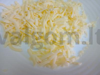 Chachapuri iš sluoksniuoto mielinio tešlos ir suluguni sūrio Žingsnis 2