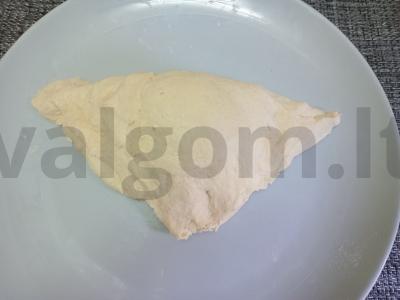 Chachapuri iš sluoksniuoto mielinio tešlos ir suluguni sūrio Žingsnis 4