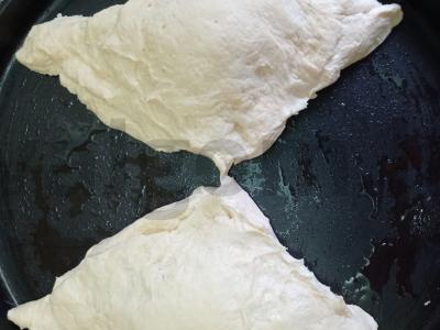 Chachapuri iš sluoksniuoto mielinio tešlos ir suluguni sūrio Žingsnis 5