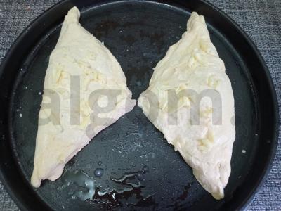 Chachapuri iš sluoksniuoto mielinio tešlos ir suluguni sūrio Žingsnis 6