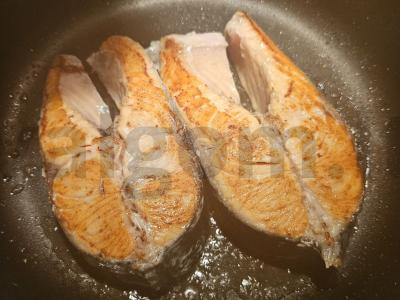 Kepta lašiša su padažu Žingsnis 2