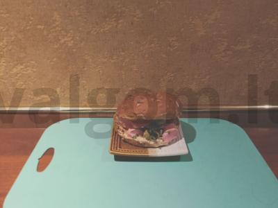 Burgeris su jalapeño ir dešrele ruginiame bandelėje Žingsnis 2