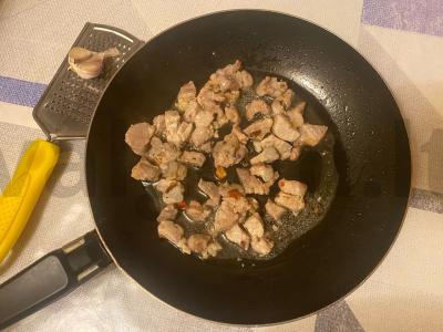 Makaronų patiekalas su šašlyko mėsa „Marko ir Ko“ Žingsnis 2