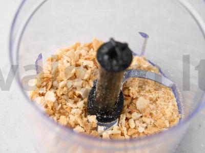 Šokoladinis milkshake su vafliniais trupiniais Žingsnis 4