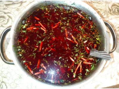 Šaltas burokėlių sriuba su kalakutiena pagrindine nuotrauka