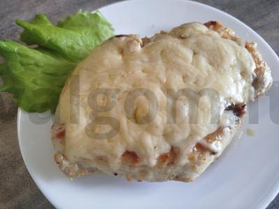 Švelni vištiena sūrio apvalkale pagrindine nuotrauka